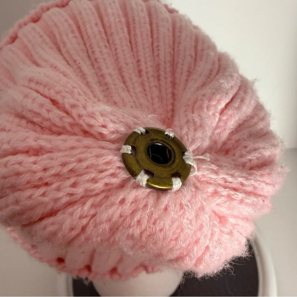 UGG Pink Rib Knit Beanie With Removable Faux Fur Pom-Pom Women's Or Kids.